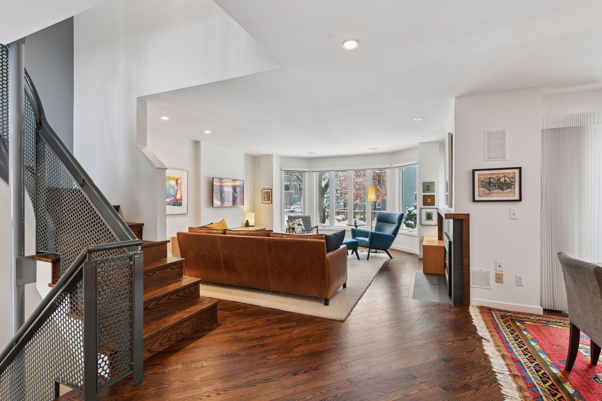 30 Greenway Gables Minneapolis, MN 55403 - Photo 2 of 36