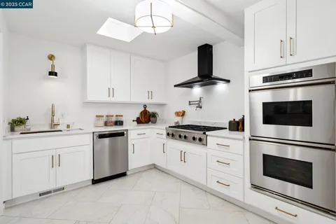 $1,395,000 | 980 Janet Lane, Lafayette, CA 94549