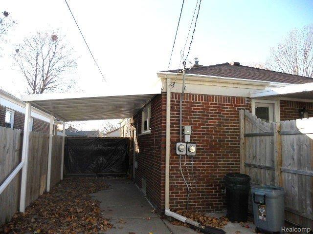 9723 Rosedale Boulevard Allen Park, MI 48101 - Photo 32 of 33 Carport.JPG