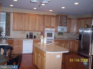 570 Convent Road Aston, PA 19014 - Photo 3 of 6