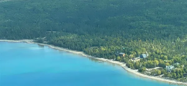 $250,025 | 33882 South Dix Point Road, Drummond Island, MI 49726