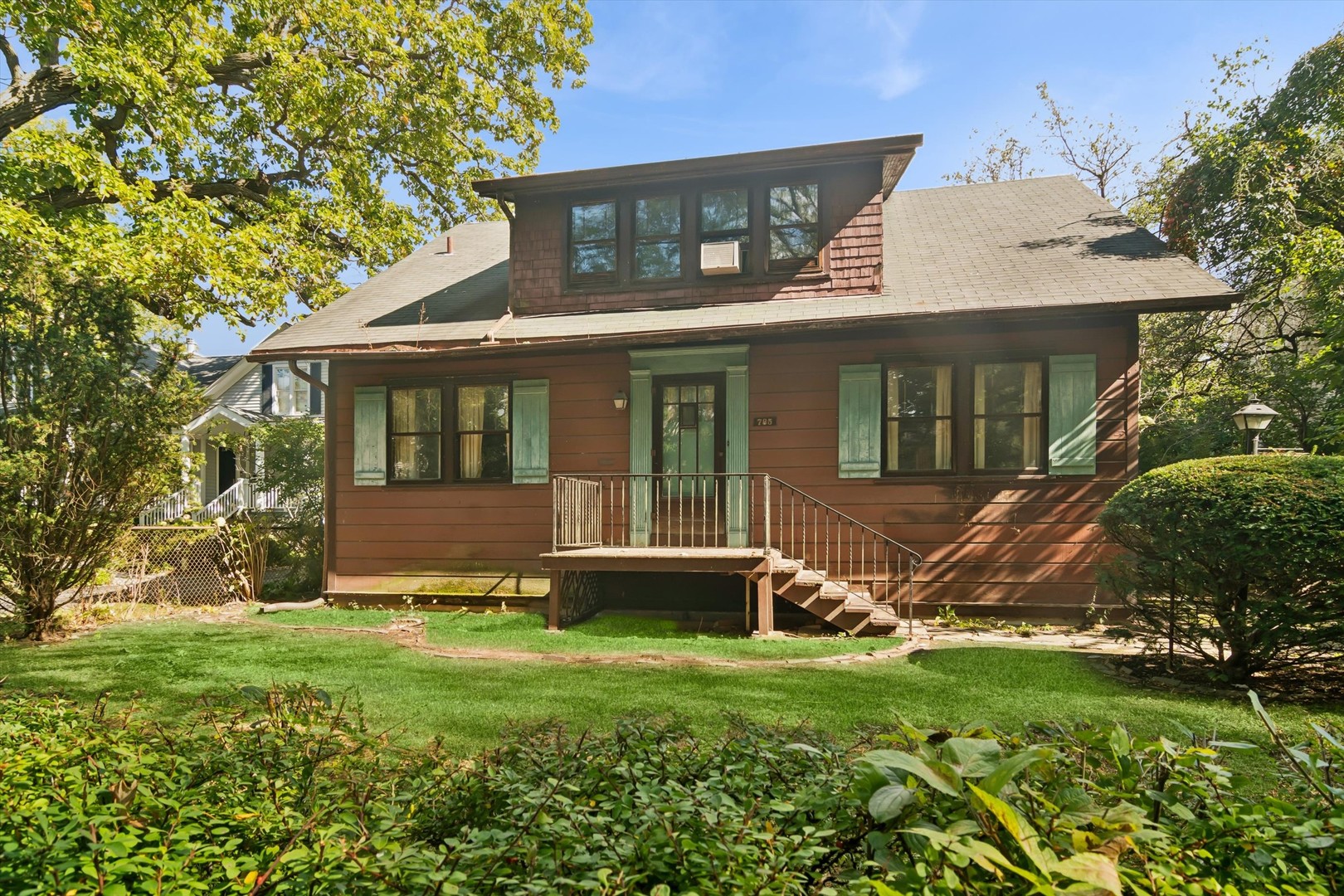 785 Locust Street Winnetka, IL 60093 - Photo 1 of 19 a view of outdoor space yard and front view of a house