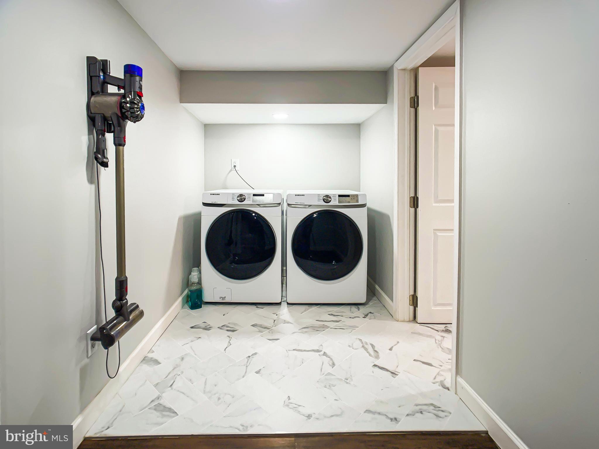305 Richardson Road York, PA 17408 - Photo 23 of 26 Laundry room