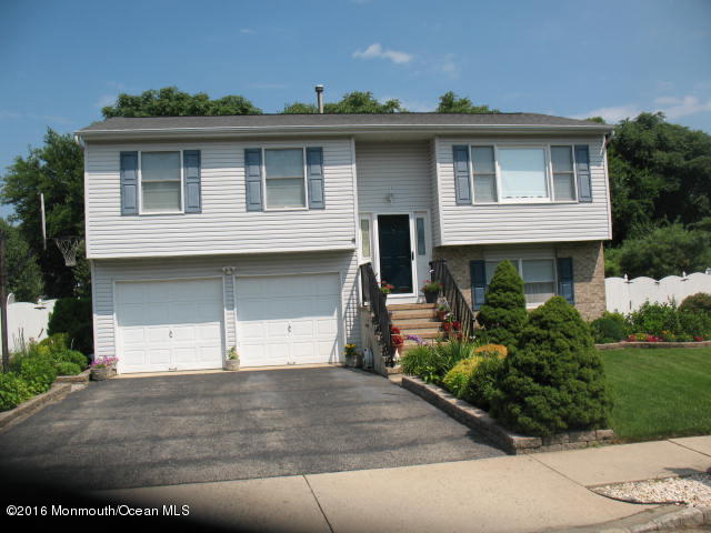 5 Partridge Lane Howell, NJ 07731 - Photo 3 of 24 IMG_0321
