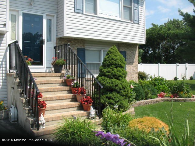 5 Partridge Lane Howell, NJ 07731 - Photo 4 of 24 IMG_0325