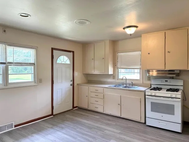 $75,000 | 517 East Fisher Street, Carbondale, IL 62901