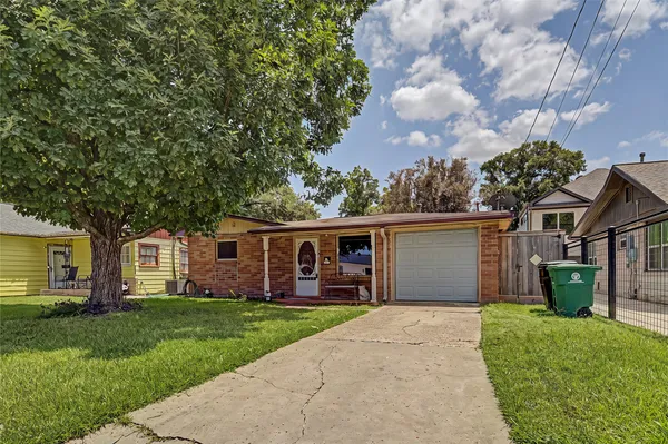 $296,500 | 1012 Joyce Street, Houston, TX 77009