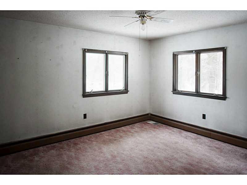 28 Staples Road Winterport, ME 04496 - Photo 9 of 22 Master Bedroom. 1st floor master bedroom