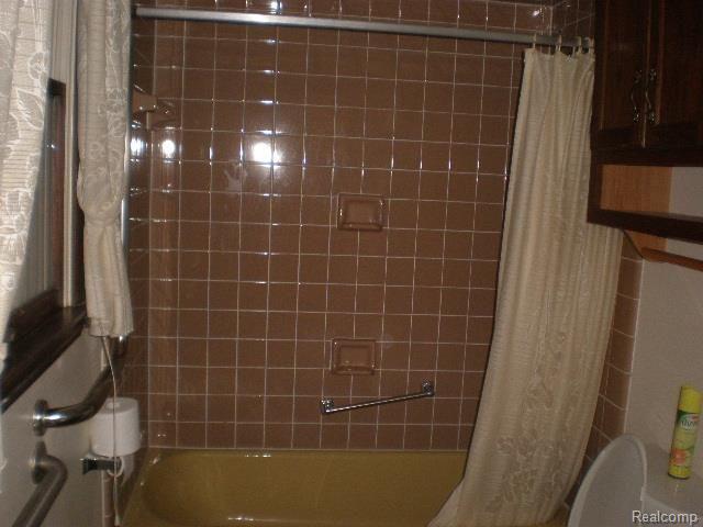 3180 North River Road Fort Gratiot, MI 48059 - Photo 9 of 12 PC120016.jpg