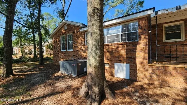 $129,000 | 923 Bendat Street, McComb, MS 39648