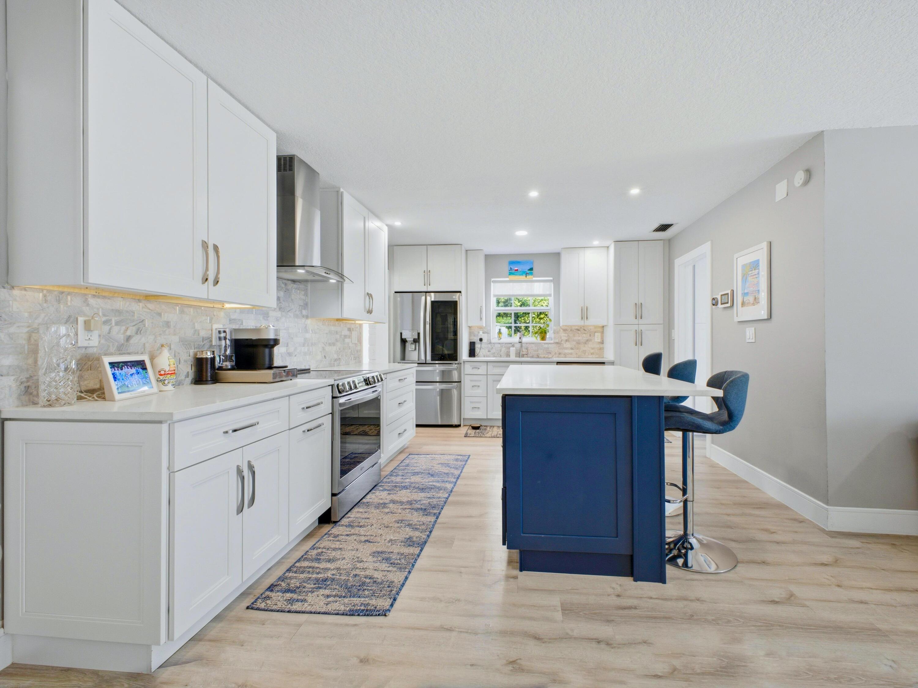 2020 Northeast 26th Street Lighthouse Point, FL 33064 - Photo 16 of 62 Kitchen