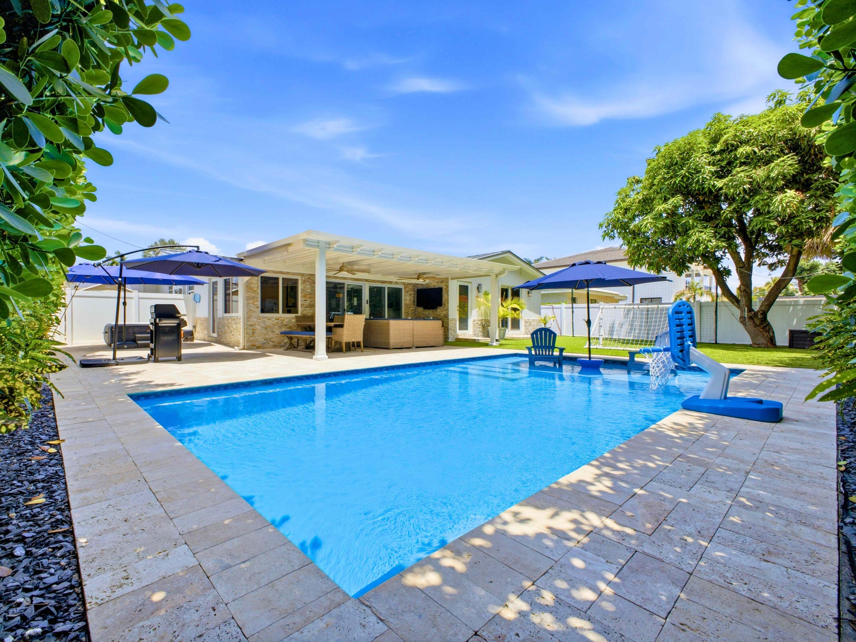 2020 Northeast 26th Street Lighthouse Point, FL 33064 - Photo 2 of 62 Pool
