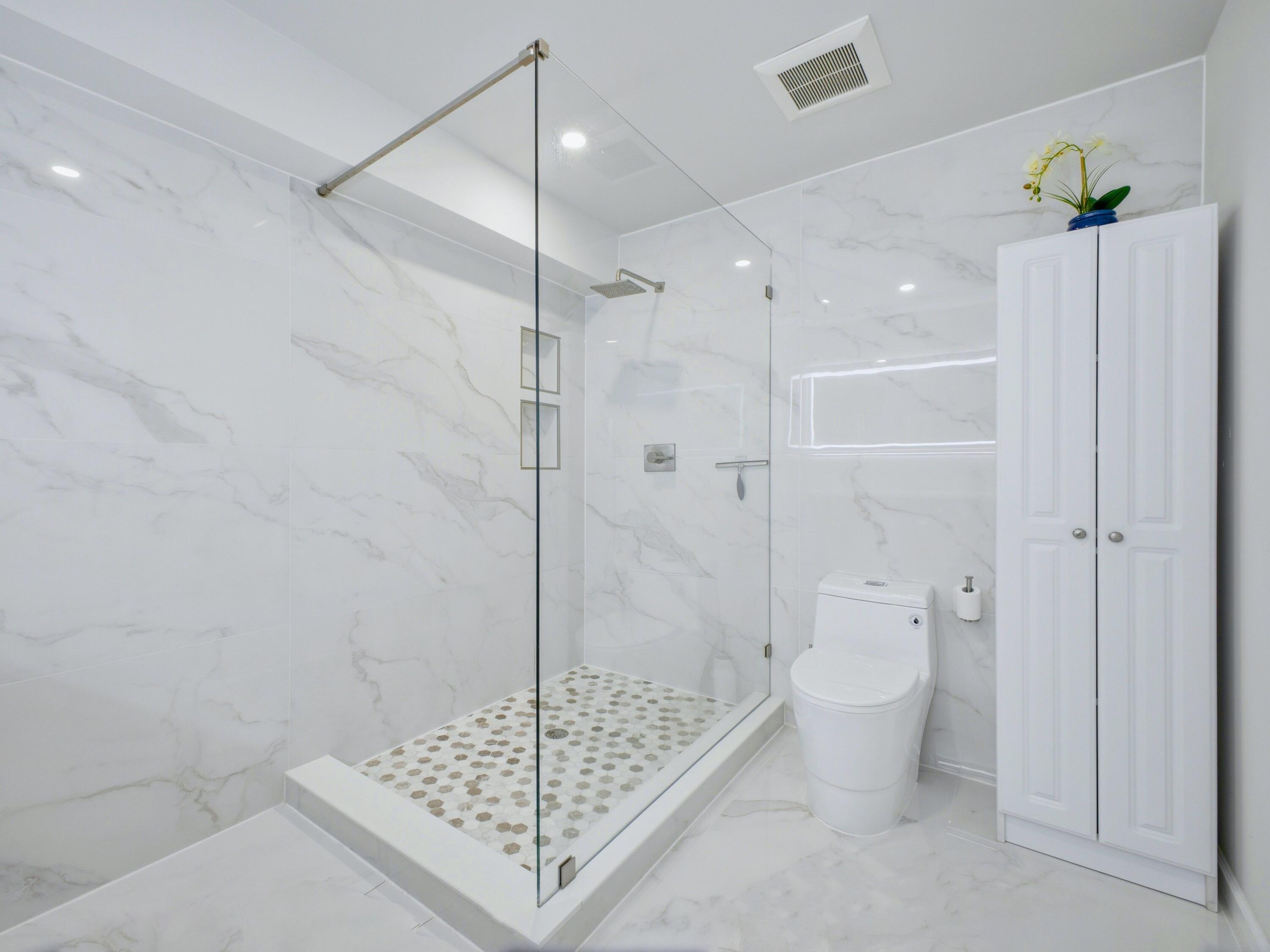 2020 Northeast 26th Street Lighthouse Point, FL 33064 - Photo 49 of 62 Primary Bathroom