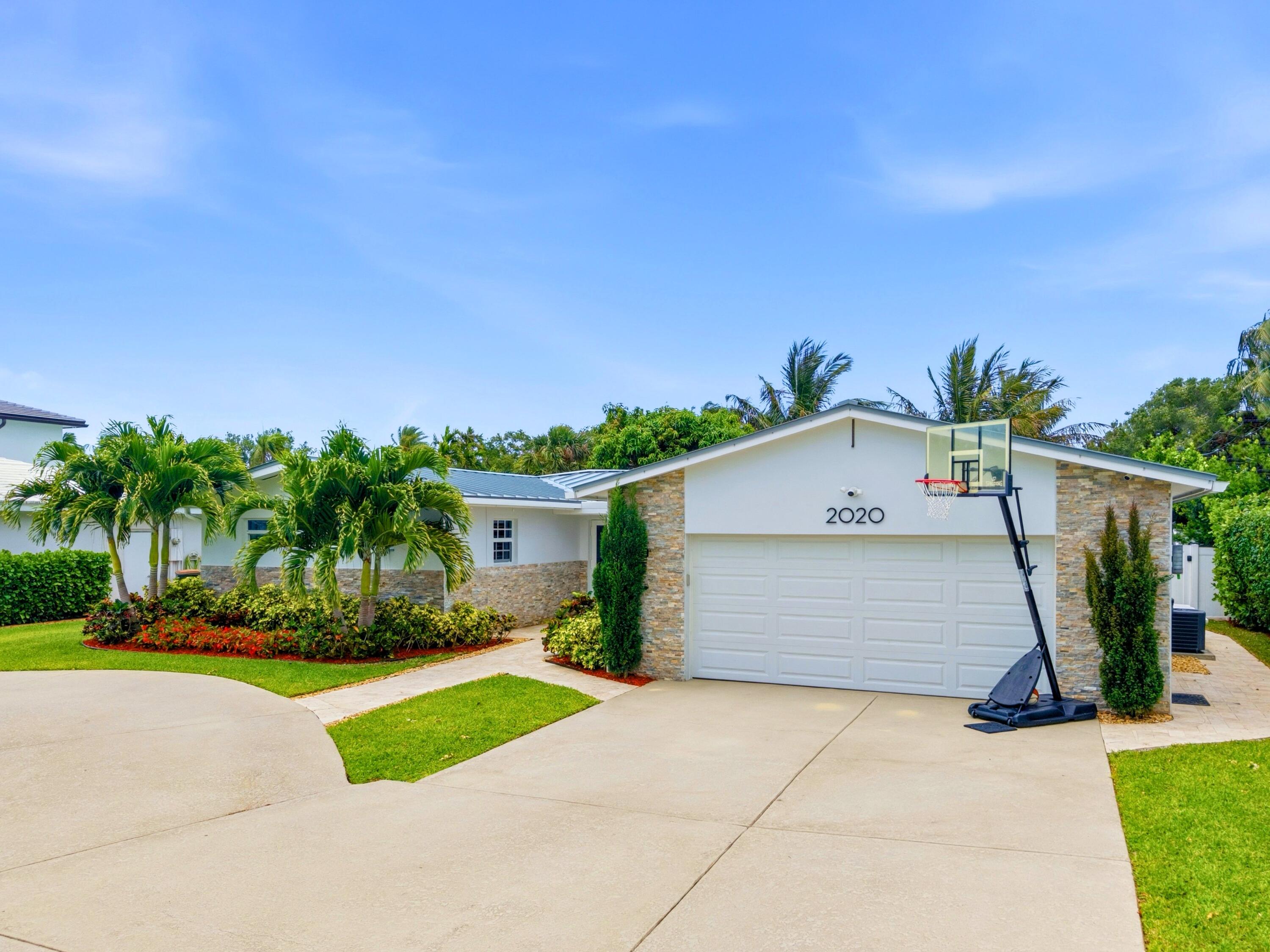 2020 Northeast 26th Street Lighthouse Point, FL 33064 - Photo 5 of 62 Front