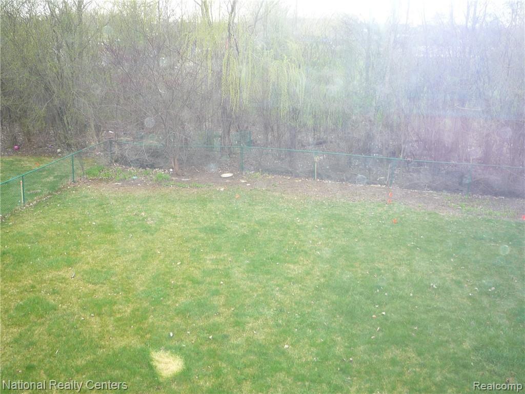 5800 Hathaway Road Canton, MI 48187 - Photo 25 of 27 P1050494.JPG