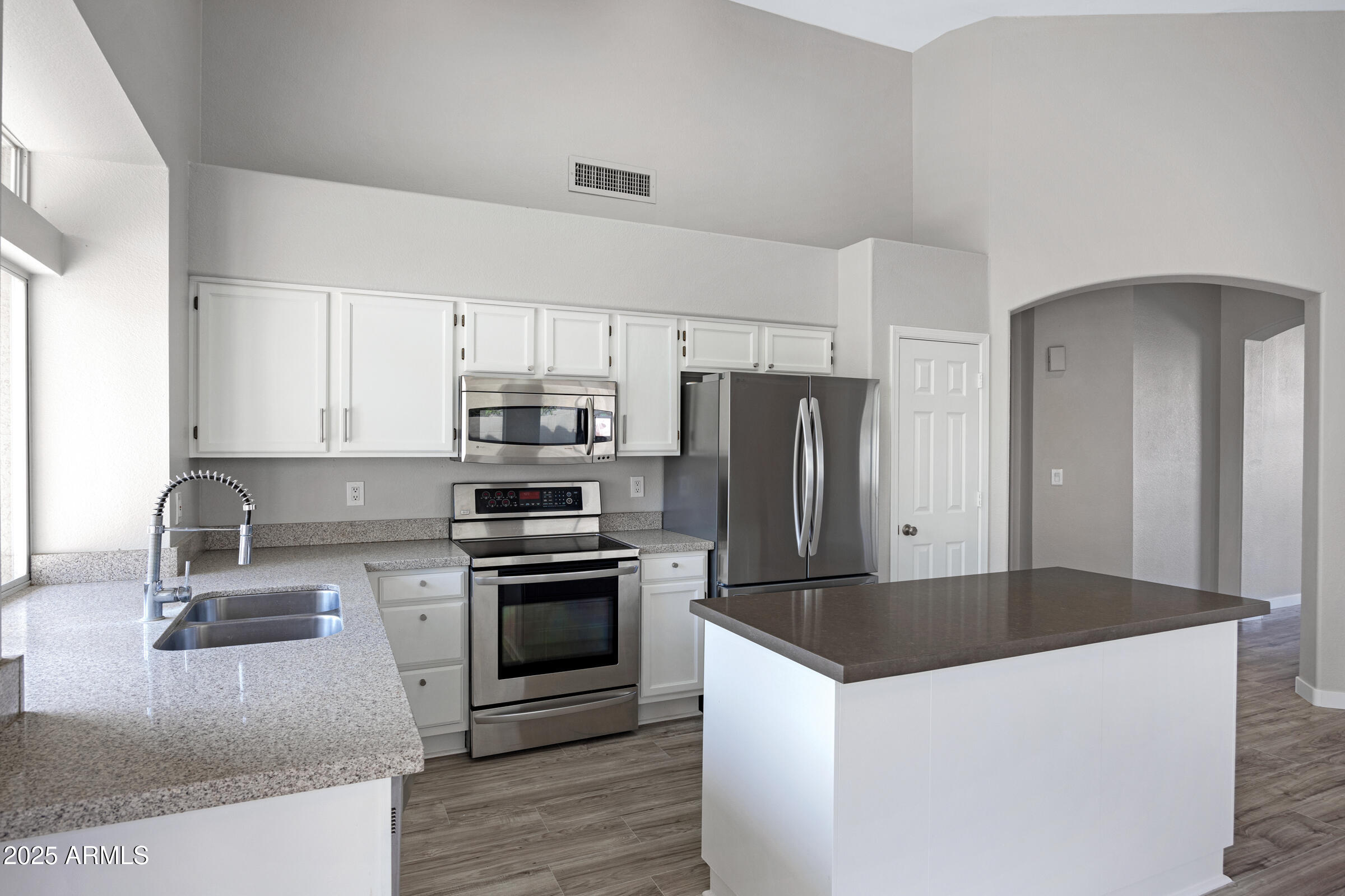 115 West El Freda Road Tempe, AZ 85284 - Photo 11 of 31 115 W El Freda Rd-13