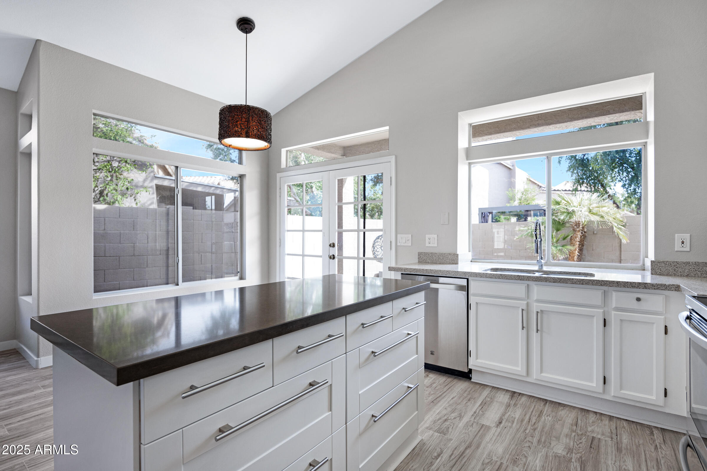 115 West El Freda Road Tempe, AZ 85284 - Photo 13 of 31 115 W El Freda Rd-15