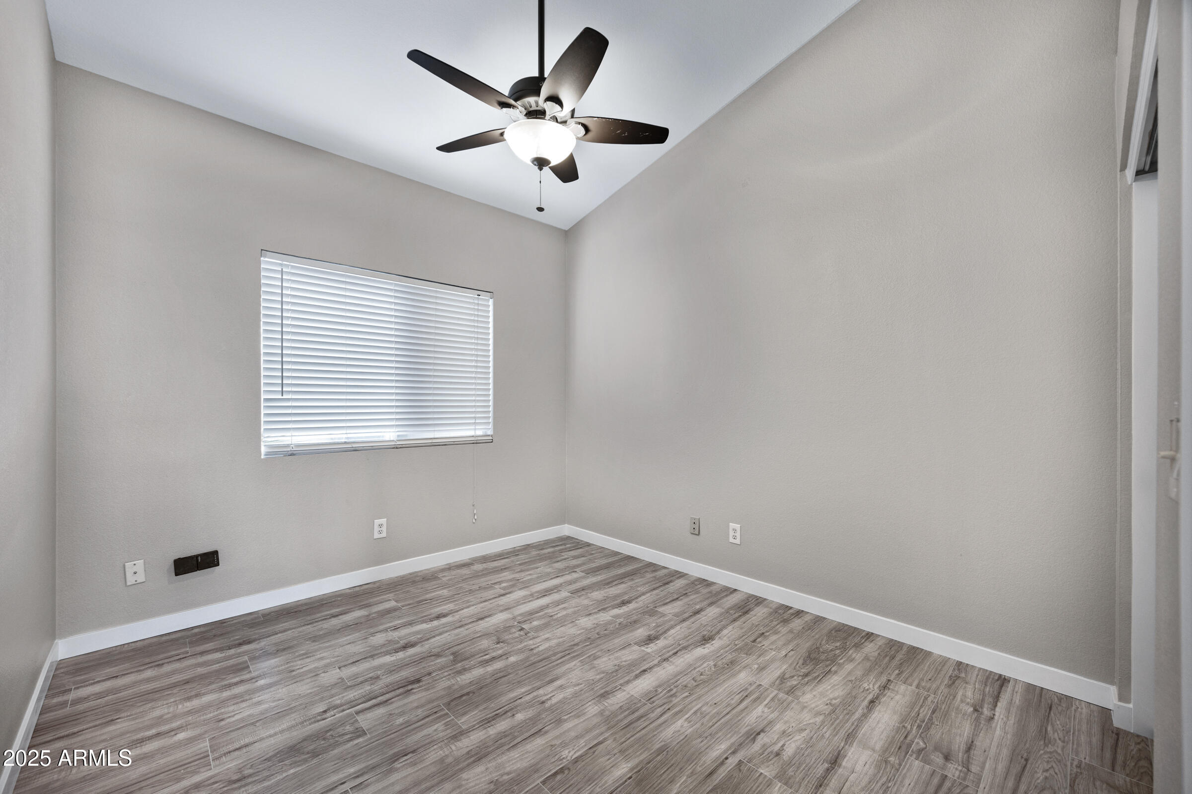 115 West El Freda Road Tempe, AZ 85284 - Photo 17 of 31 115 W El Freda Rd-19