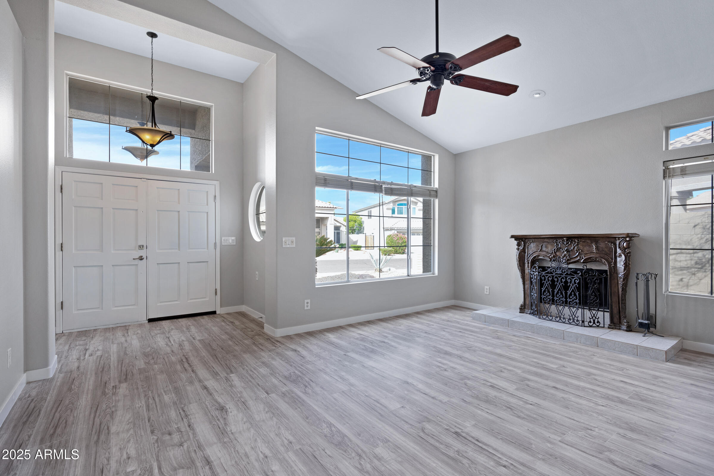 115 West El Freda Road Tempe, AZ 85284 - Photo 3 of 31 115 W El Freda Rd-6