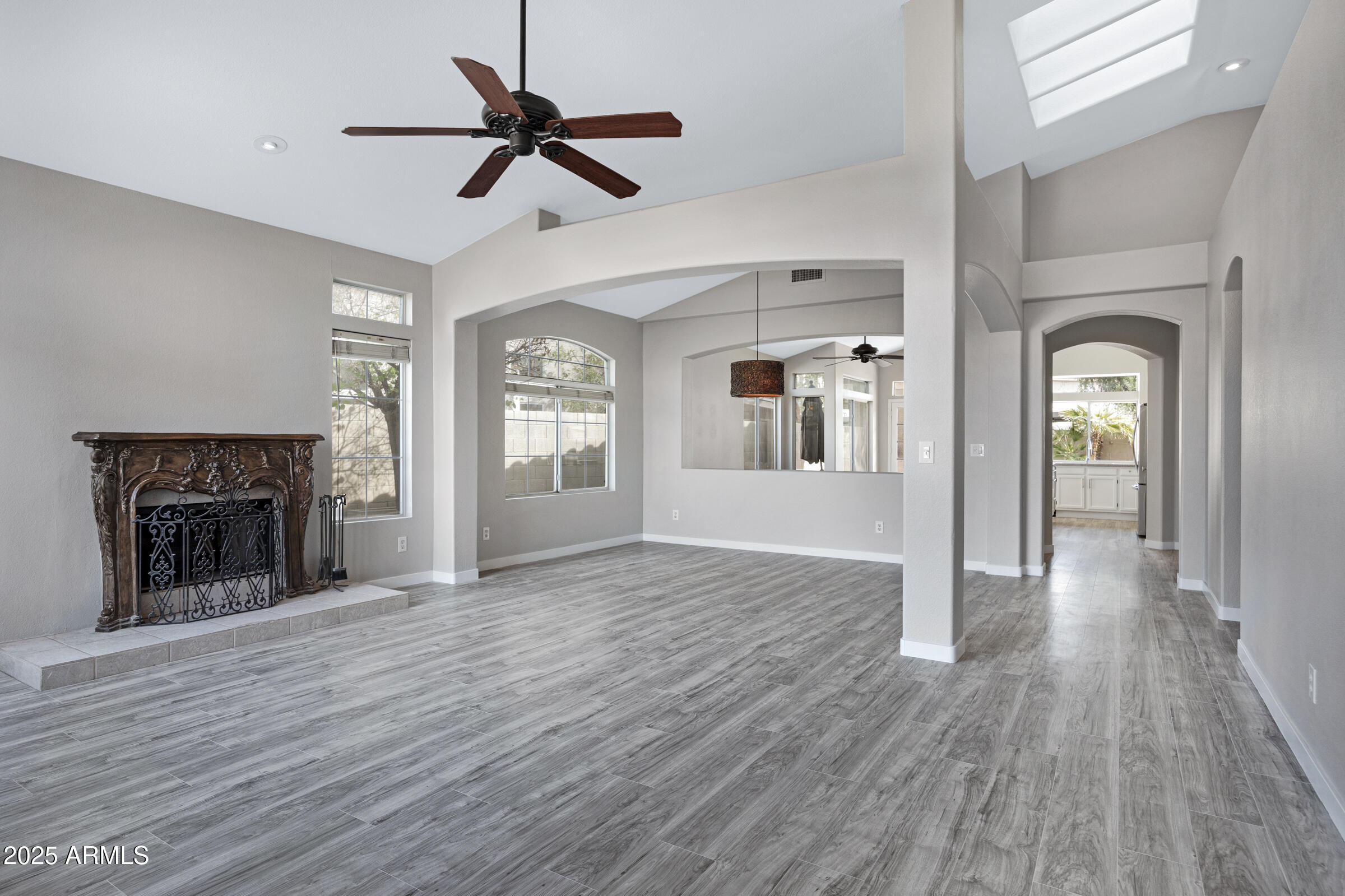115 West El Freda Road Tempe, AZ 85284 - Photo 4 of 31 115 W El Freda Rd-5