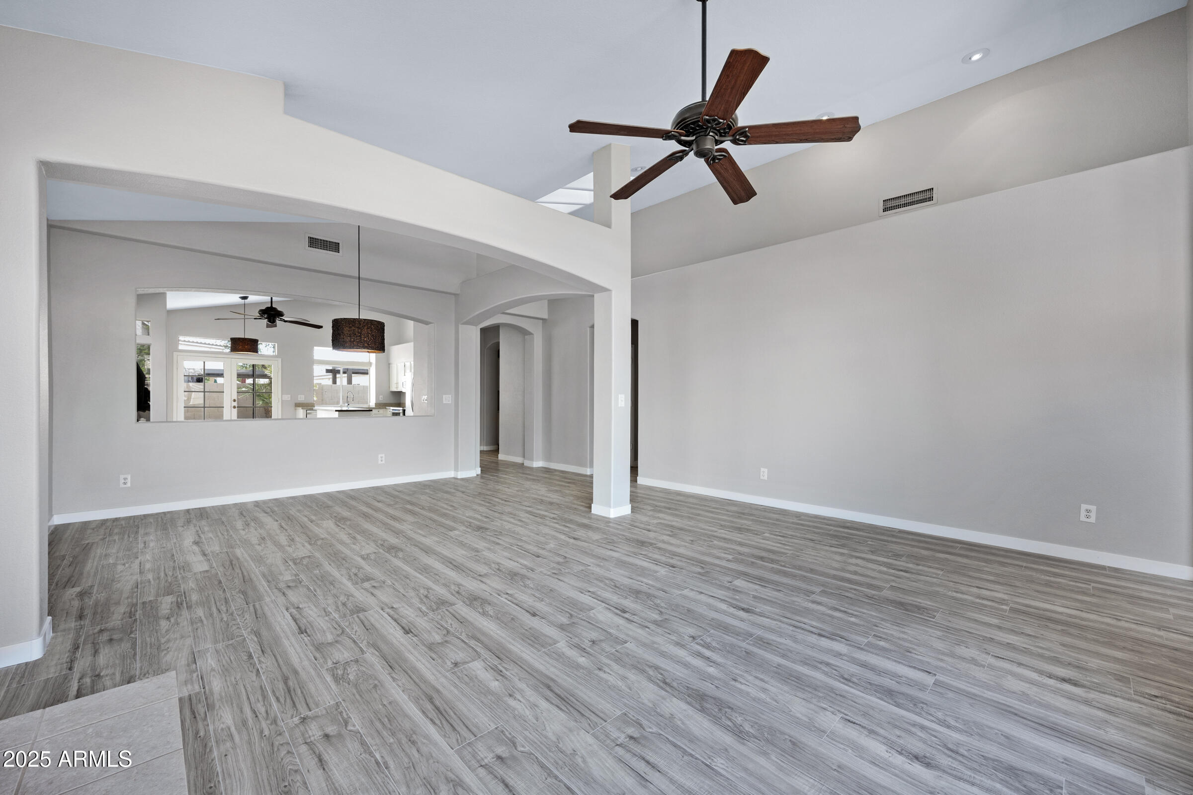 115 West El Freda Road Tempe, AZ 85284 - Photo 5 of 31 115 W El Freda Rd-7