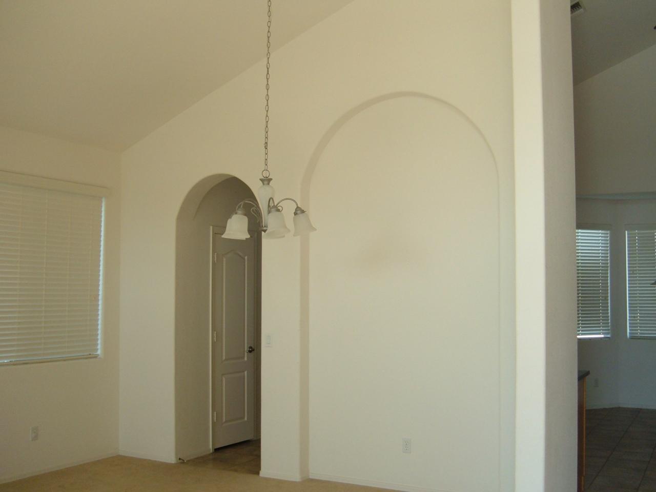 3224 West Vineyard Road Phoenix, AZ 85041 - Photo 3 of 13 Dining