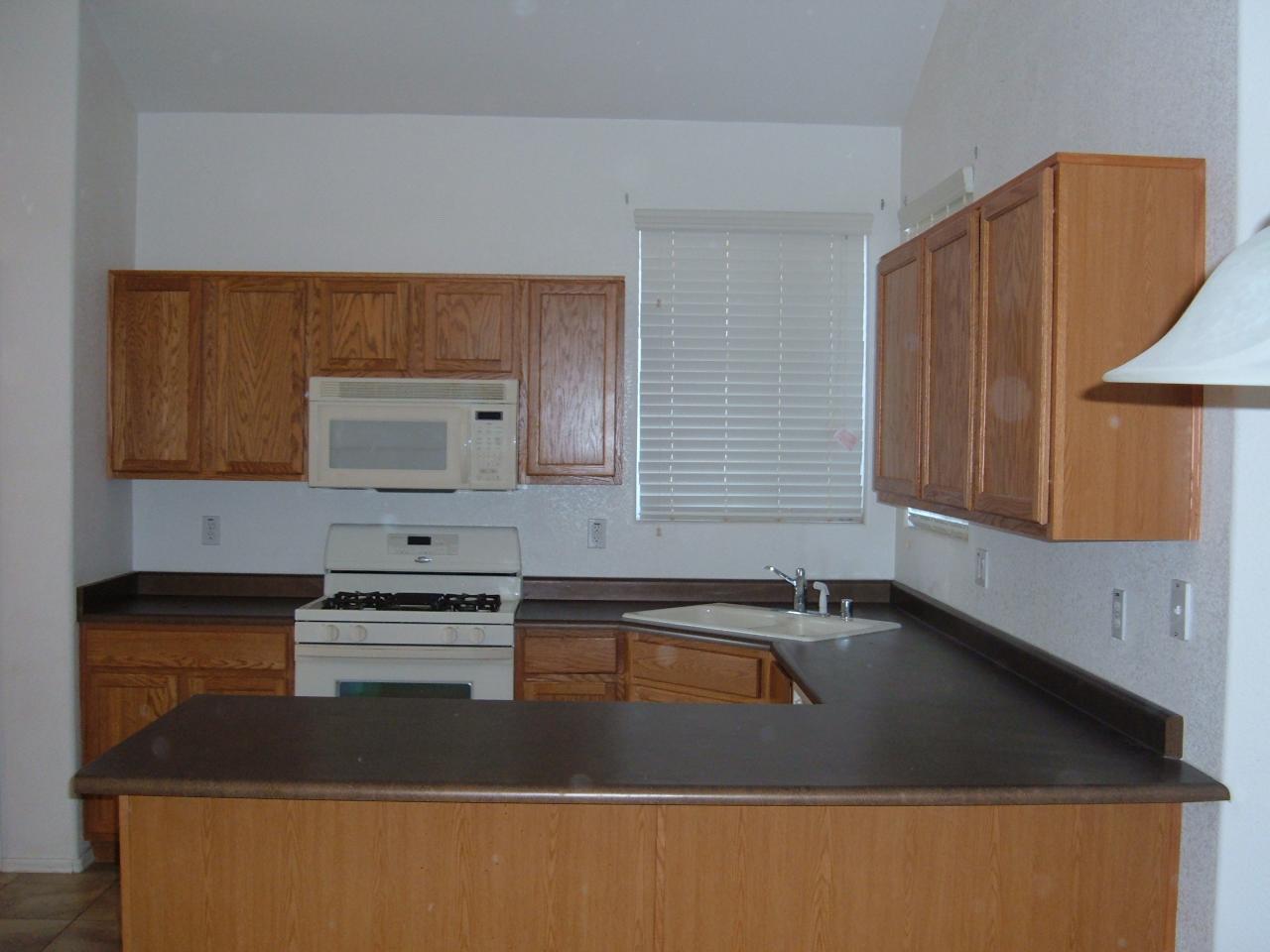 3224 West Vineyard Road Phoenix, AZ 85041 - Photo 4 of 13 Kitchen