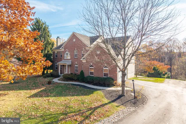 $850,000 | 1310 School House Circle, Downingtown, PA 19335