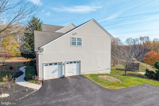 $850,000 | 1310 School House Circle, Downingtown, PA 19335