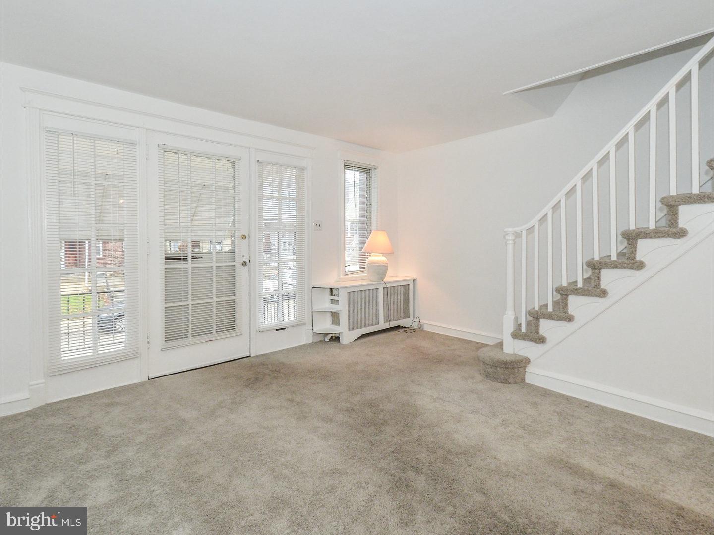 7741 Temple Road Philadelphia, PA 19150 - Photo 4 of 21 Living Room