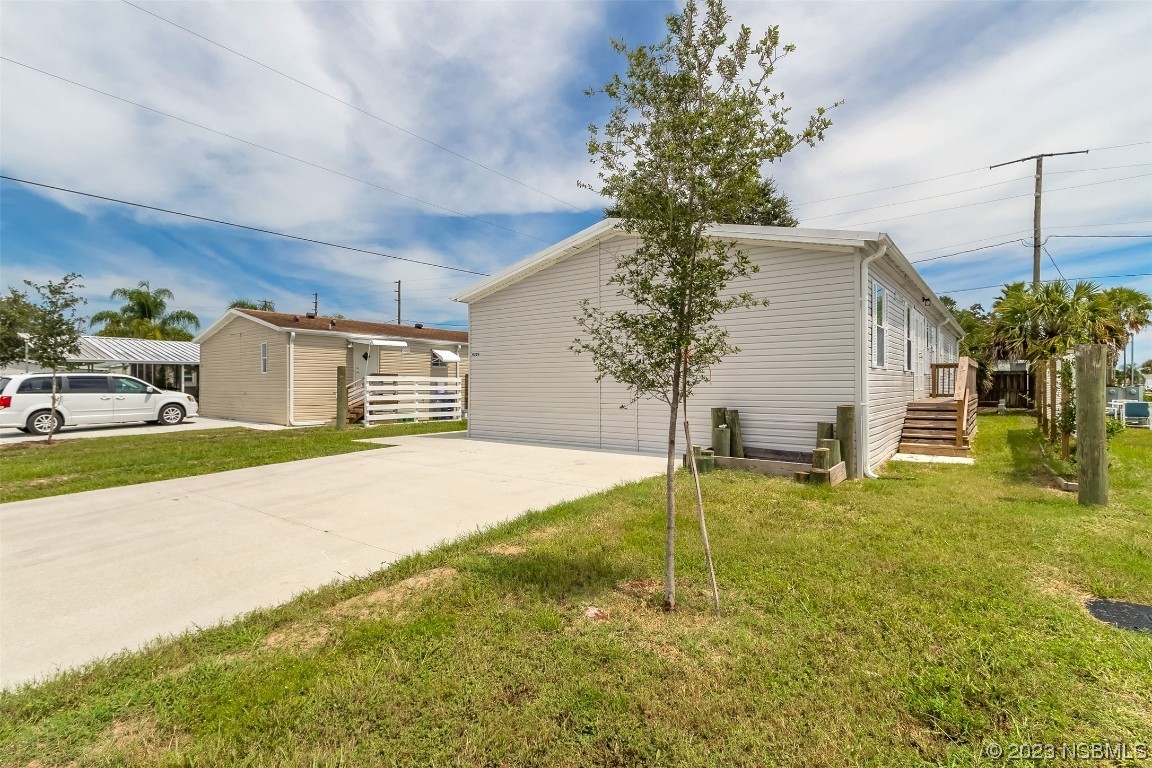 4389 Maple Avenue Edgewater, FL 32141 - Photo 5 of 58