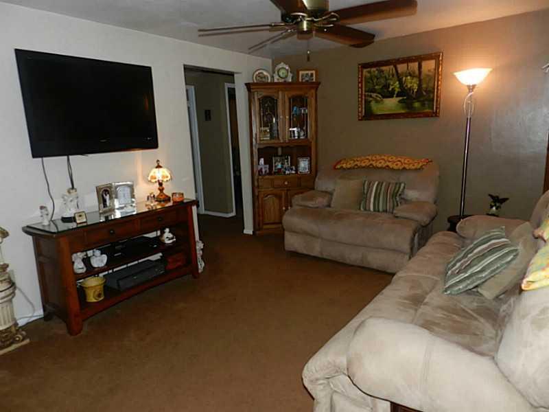 182 Castle Road Castle Shannon, PA 15234 - Photo 2 of 25 Living Room.