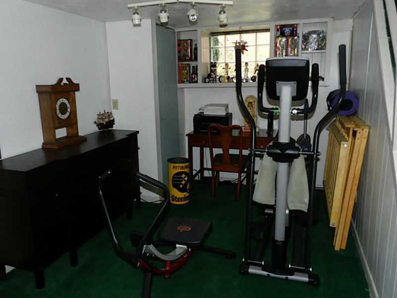 182 Castle Road Castle Shannon, PA 15234 - Photo 19 of 25 Basement/Game Room.