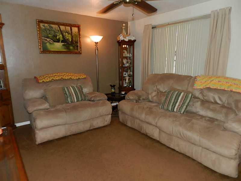 182 Castle Road Castle Shannon, PA 15234 - Photo 3 of 25 Living Room.