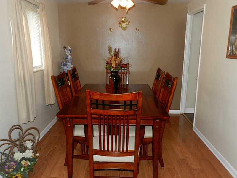 182 Castle Road Castle Shannon, PA 15234 - Photo 5 of 25 Dining Room.