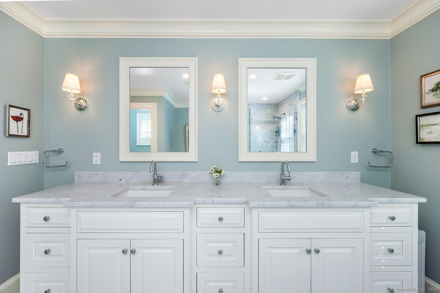 333 West Avenue, Unit 3 Darien, CT 06820 - Photo 22 of 38 a bathroom with double sink and a mirror