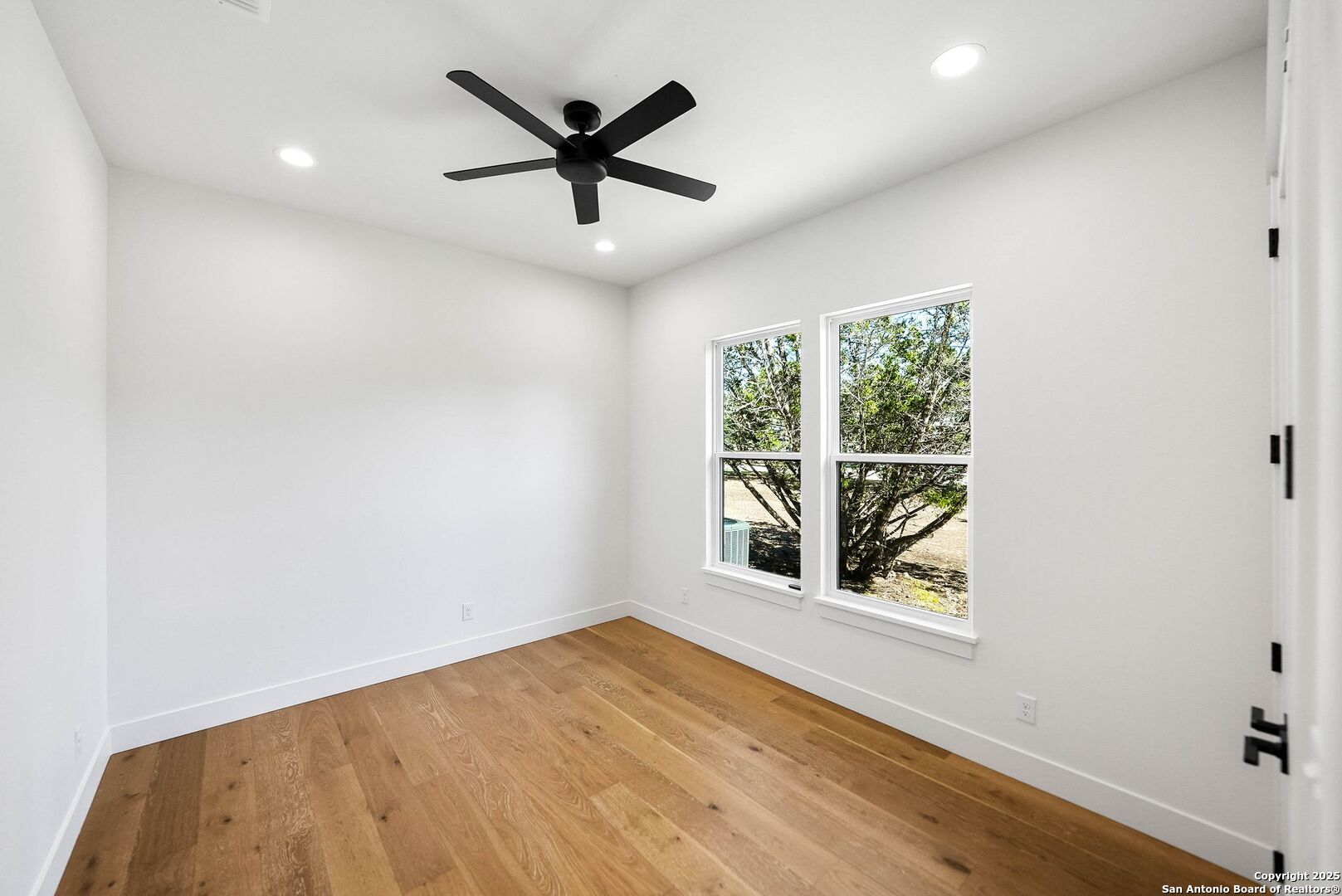 414 Rio Azul Drive Pipe Creek, TX 78063 - Photo 38 of 51 an empty room with a window