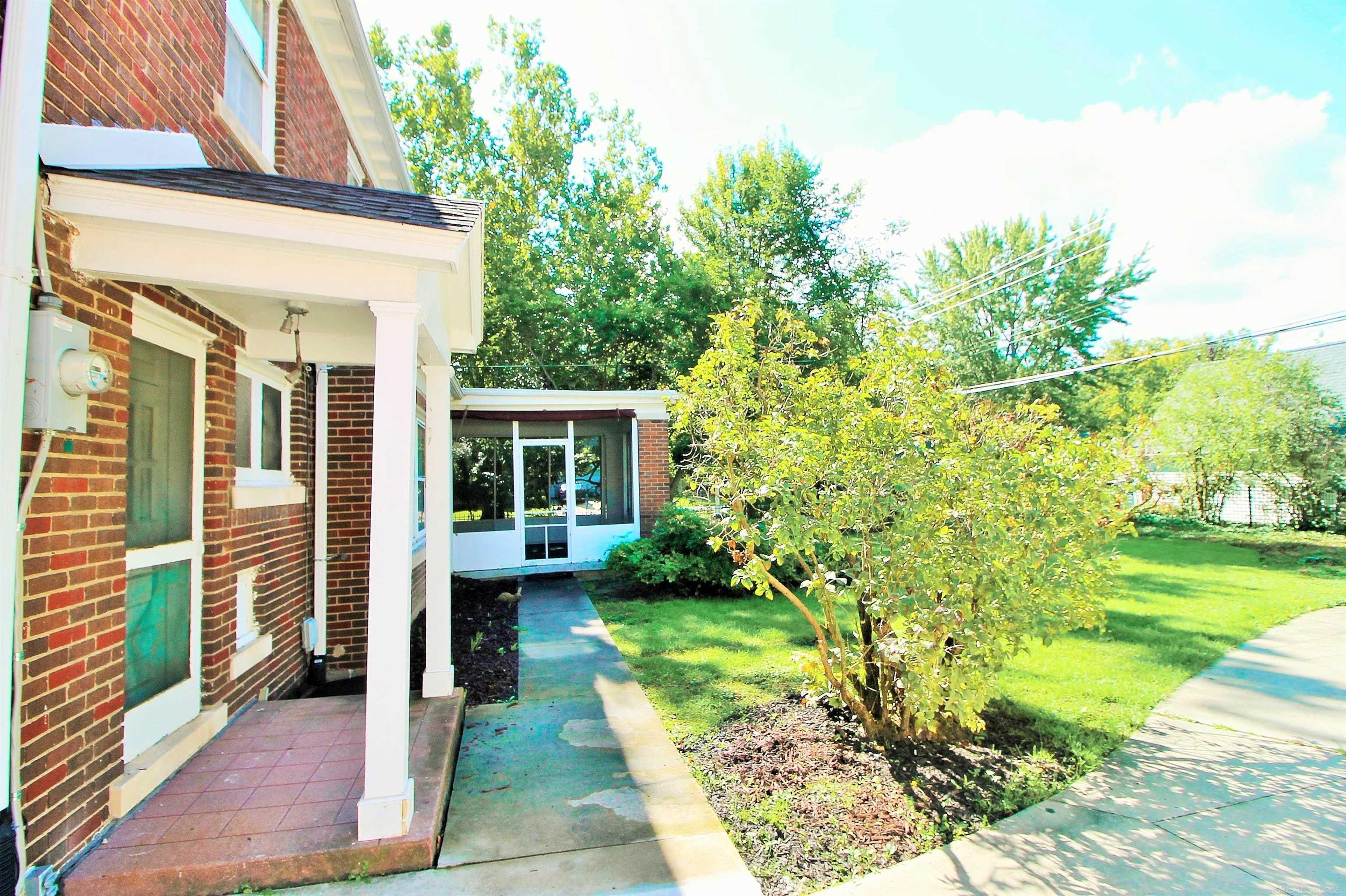1105 Harvard Road Grosse Pointe, MI 48230 - Photo 58 of 73 50122904-57.JPG
