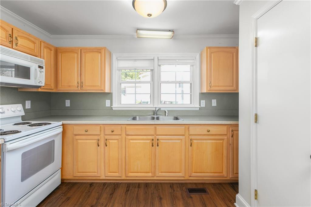 3618 Lewiston Road Greensboro, NC 27410 - Photo 10 of 33 Gallery Image 10