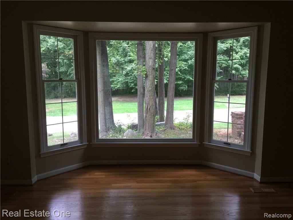 33789 Hunters Pointe Road Farmington Hills, MI 48331 - Photo 9 of 22