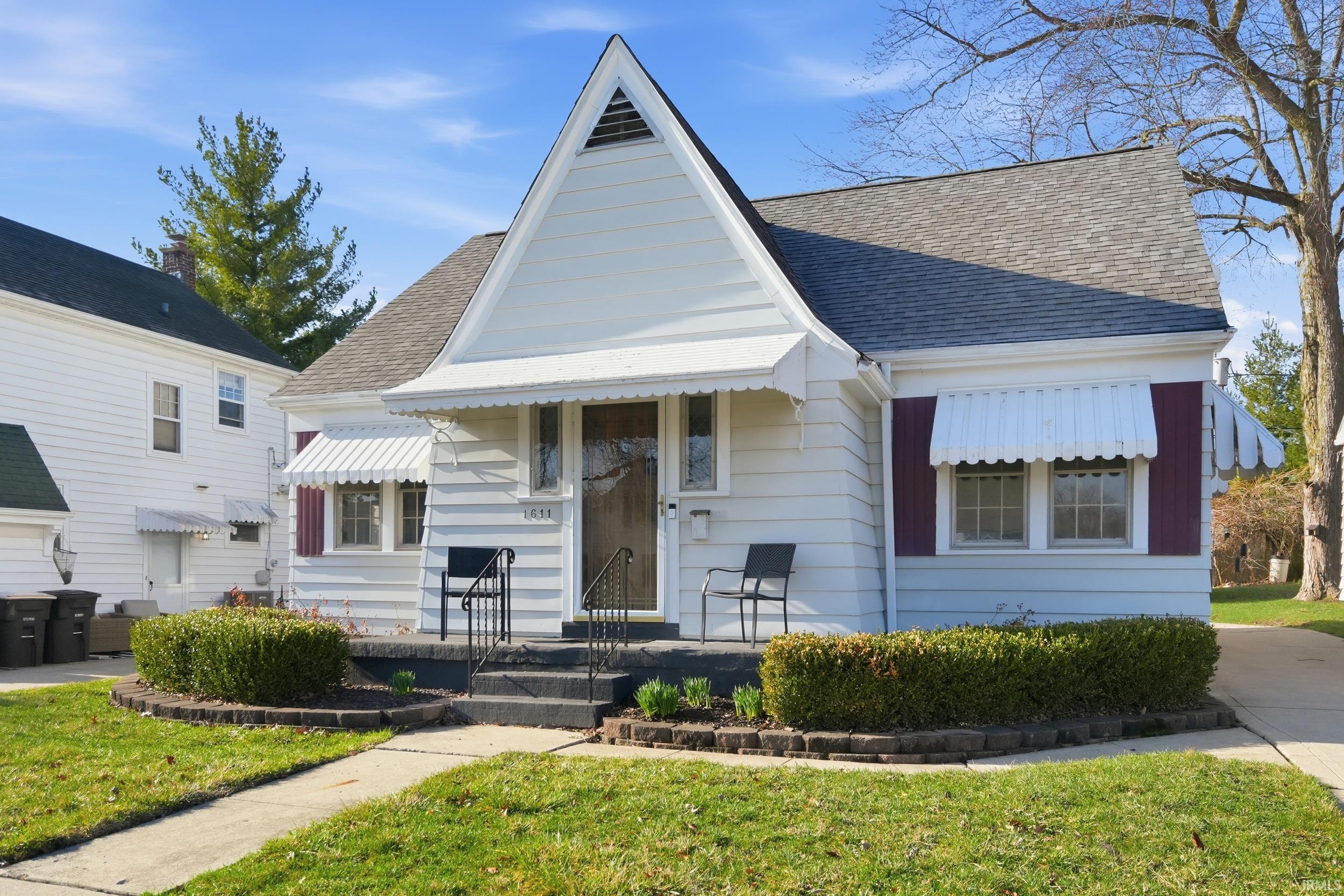 1611 Cherokee Road Fort Wayne, IN 46808 - Photo 2 of 32 Gallery Image 2