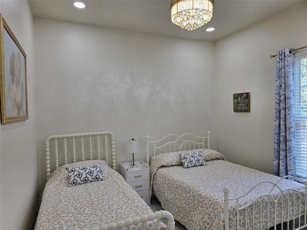 401 East Chestnut Street Denison, TX 75021 - Photo 10 of 21