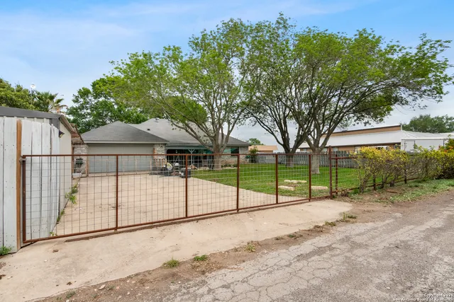 a view of outdoor space