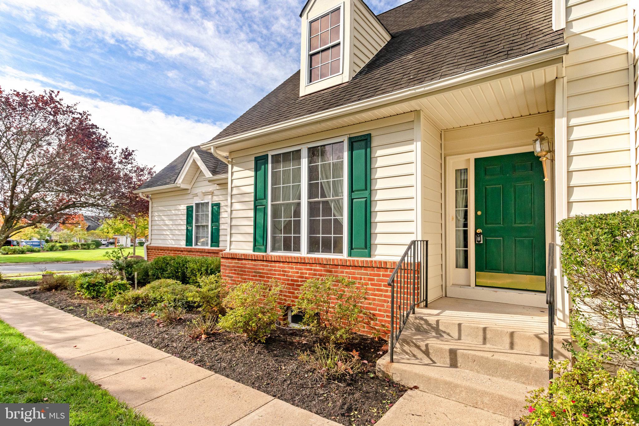 5608 Wheelwright Way Haymarket, VA 20169 - Photo 3 of 88 Front door