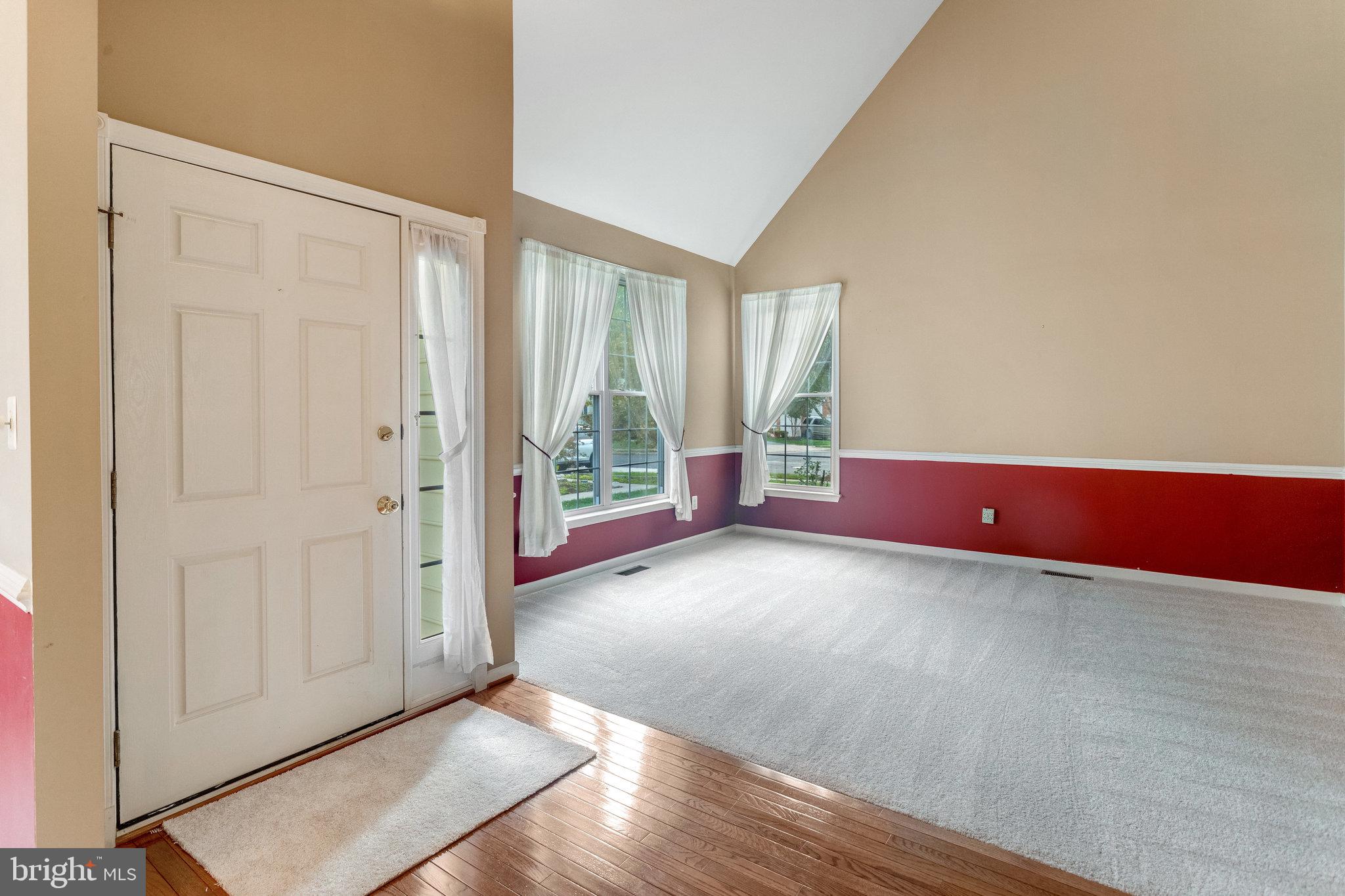 5608 Wheelwright Way Haymarket, VA 20169 - Photo 4 of 88 Foyer view to living room