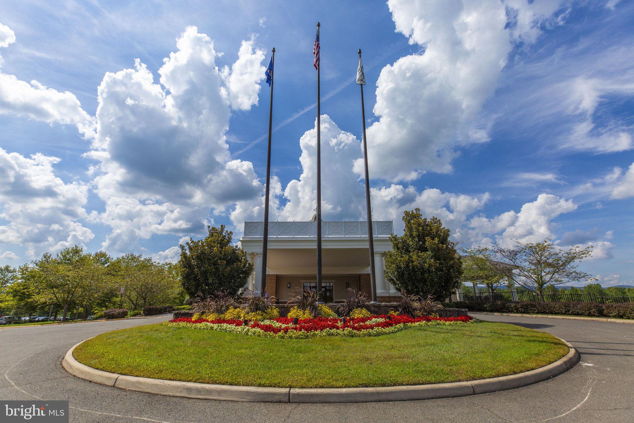 5608 Wheelwright Way Haymarket, VA 20169 - Photo 51 of 88 Front of club houses