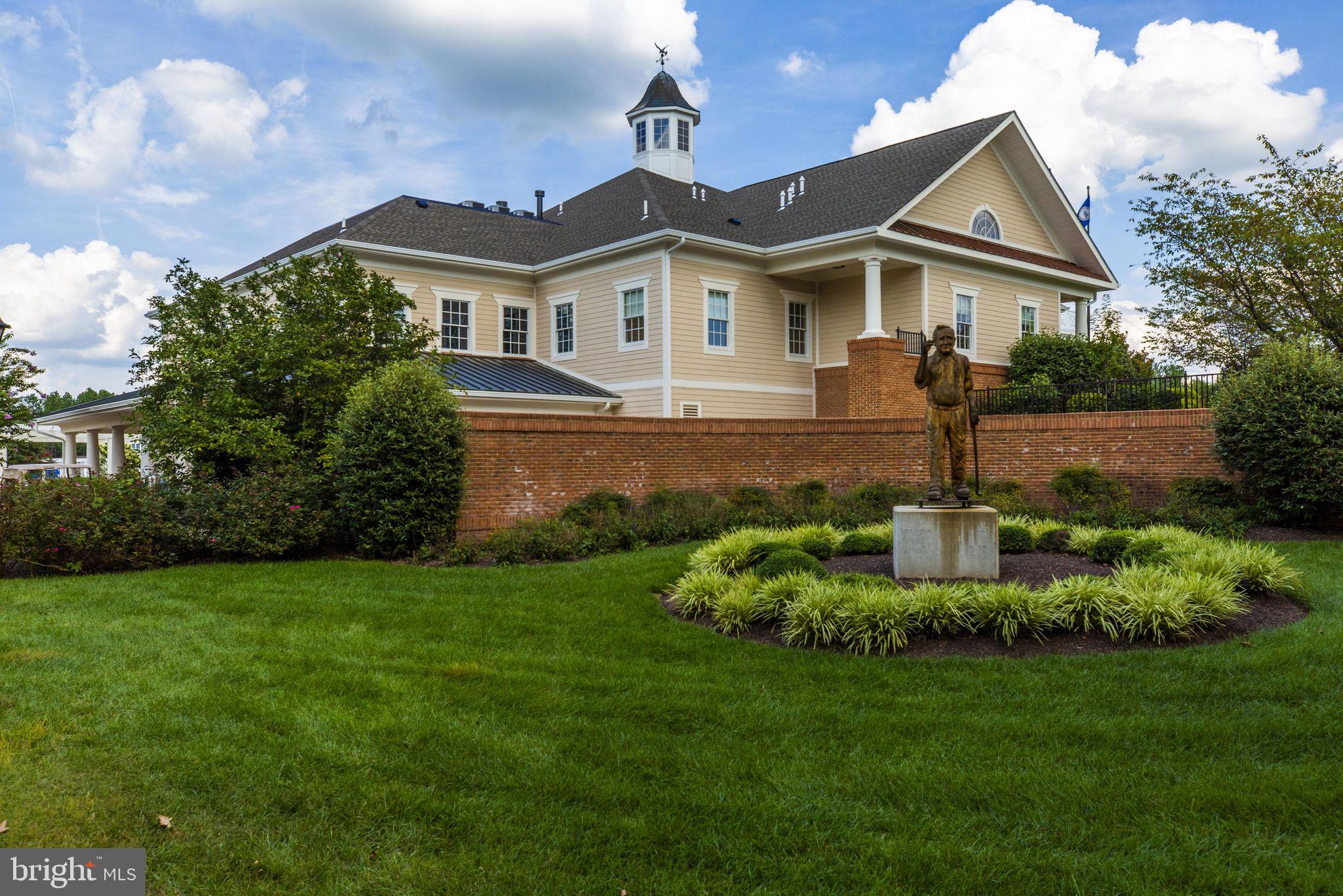 5608 Wheelwright Way Haymarket, VA 20169 - Photo 67 of 88 Side view of club house