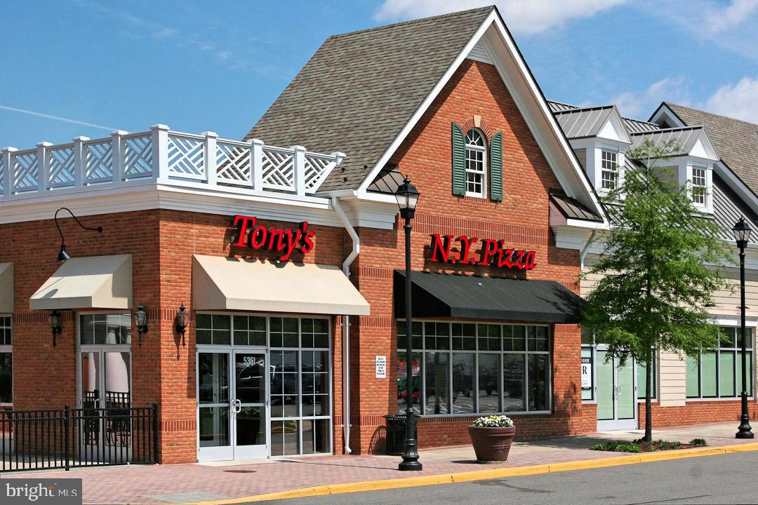 5608 Wheelwright Way Haymarket, VA 20169 - Photo 82 of 88 Restaurant in shopping center