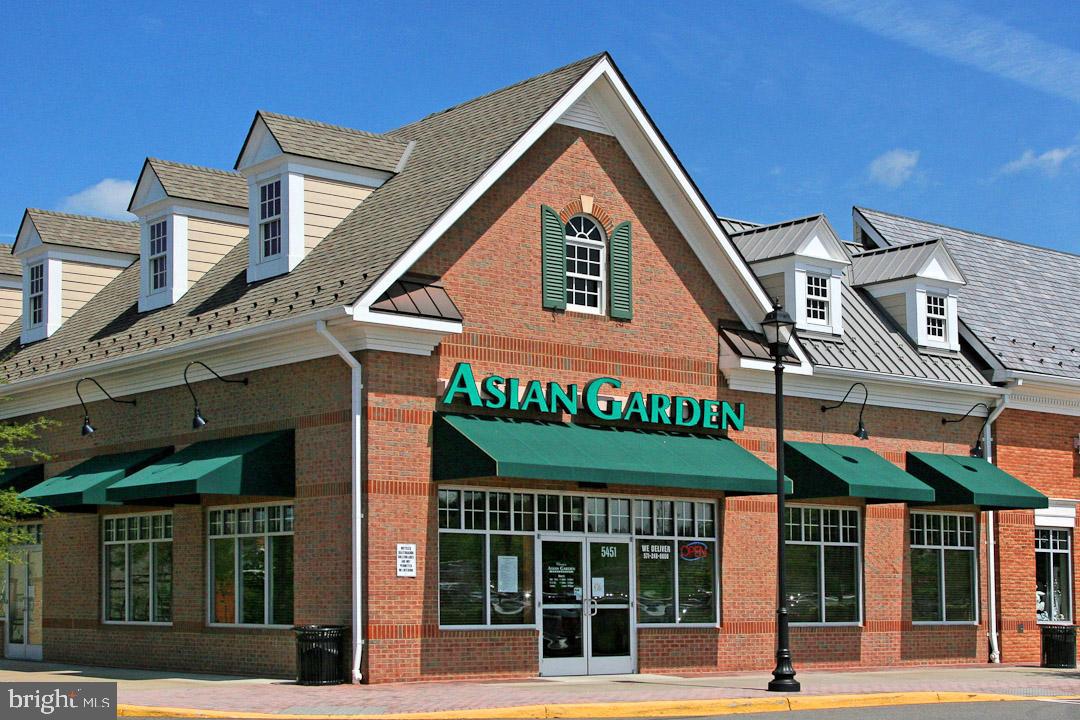 5608 Wheelwright Way Haymarket, VA 20169 - Photo 83 of 88 Restaurant in shopping center