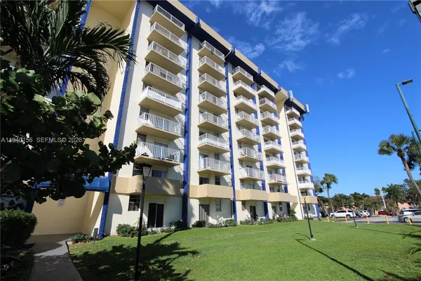$1,775 | 4550 Northwest 9th Street, Unit 611E, Miami, FL 33126